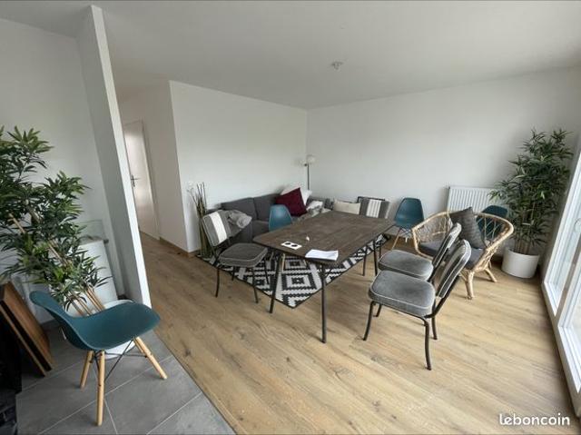 Propriété 3 pièces 65 m²