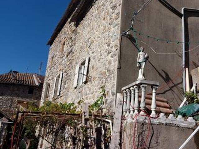 Propriété 3 pièces 75 m²