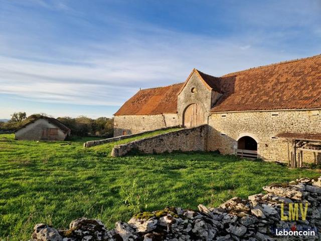 Propriété 3 pièces 770 m²