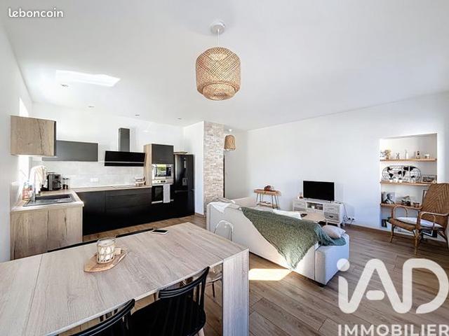 Propriété 3 pièces 82 m²