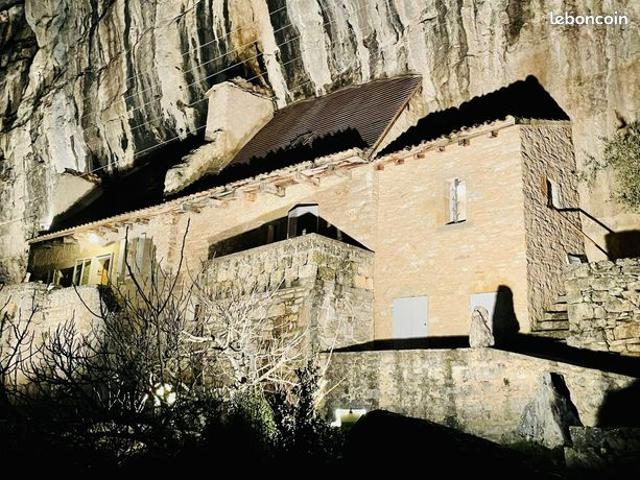 Propriété 3 pièces 85 m²