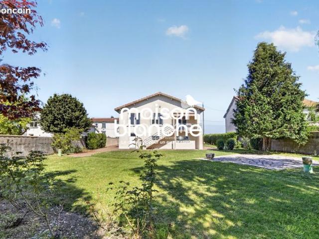 Propriété 3 pièces 93 m²