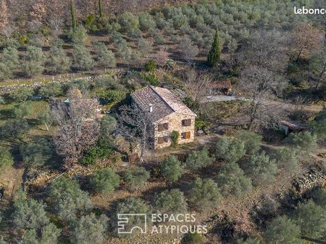Propriété 3 pièces 96 m²
