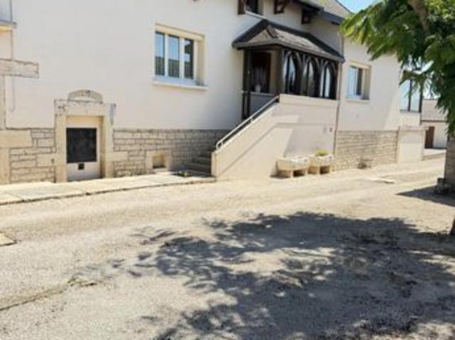 Propriété 10 pièces 148 m²
