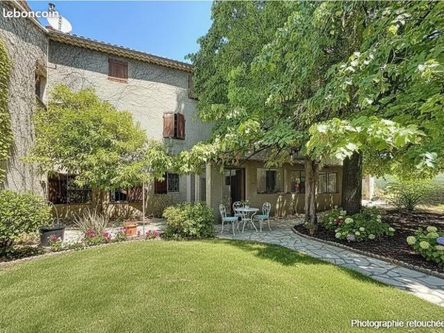 Propriété 10 pièces 160 m²