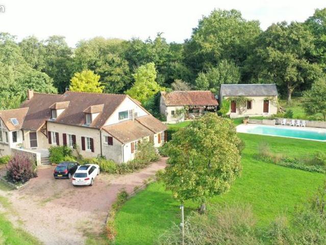 Propriété 10 pièces 165 m²