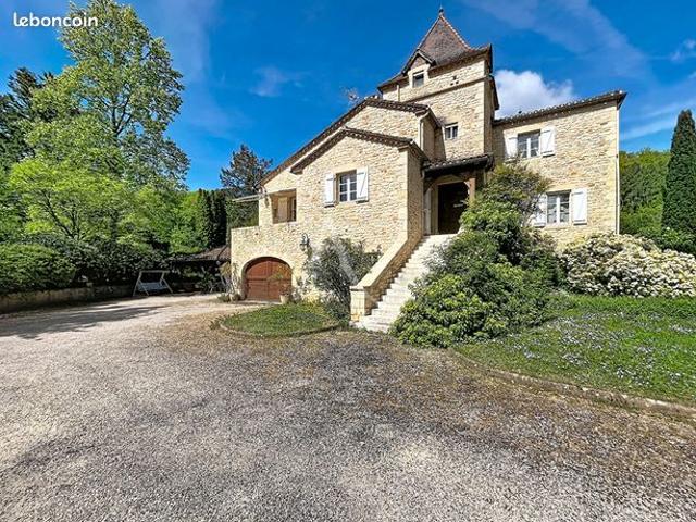 Propriété 10 pièces 169 m²