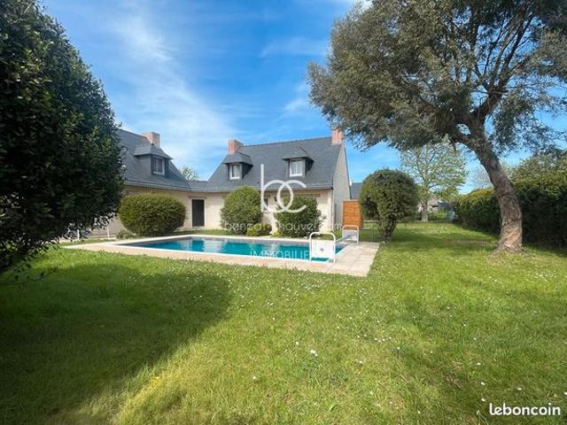 Propriété 10 pièces 178 m²