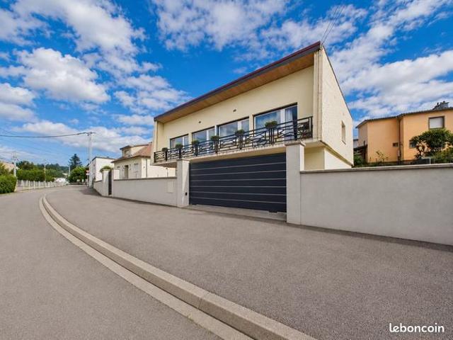 Propriété 10 pièces 189 m²