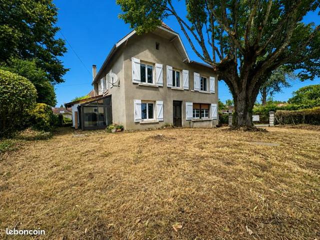 Propriété 10 pièces 195 m²