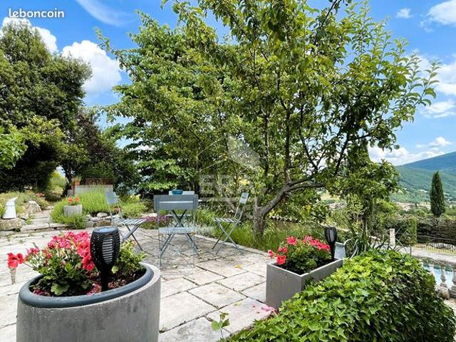 Propriété 10 pièces 195 m²