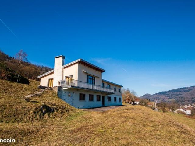Propriété 10 pièces 195 m²