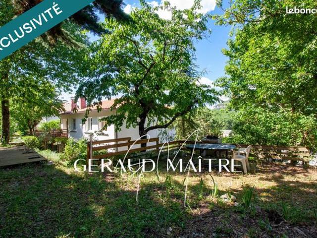 Propriété 10 pièces 196 m²