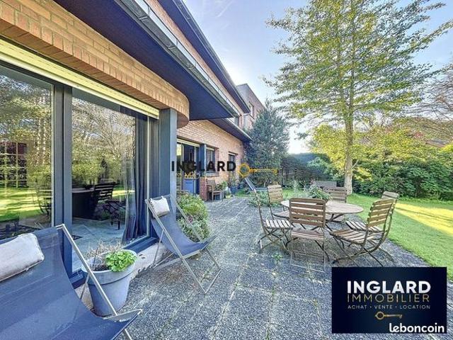 Propriété 10 pièces 243 m²