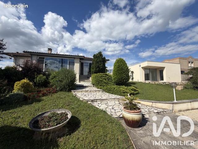 Propriété 10 pièces 240 m²