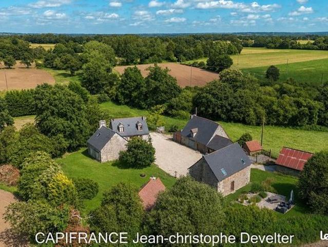 Propriété 10 pièces 241 m²