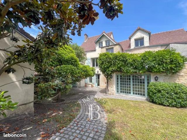 Propriété 10 pièces 241 m²