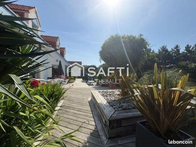 Propriété 10 pièces 241 m²