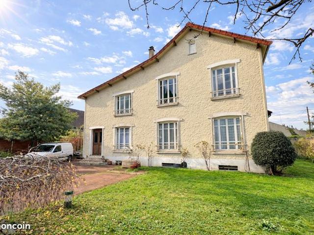 Propriété 10 pièces 242 m²