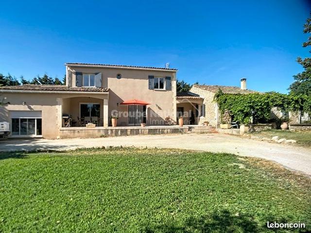 Propriété 10 pièces 247 m²