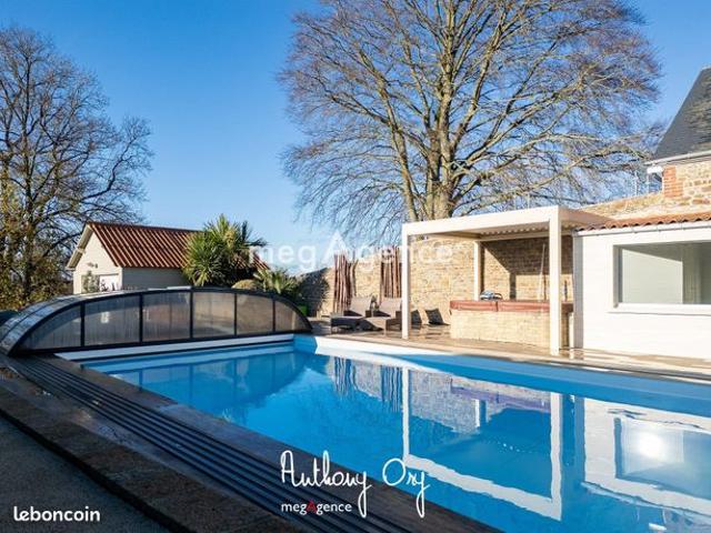 Propriété 10 pièces 247 m²