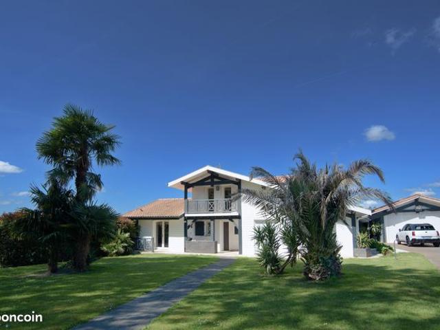 Propriété 10 pièces 245 m²