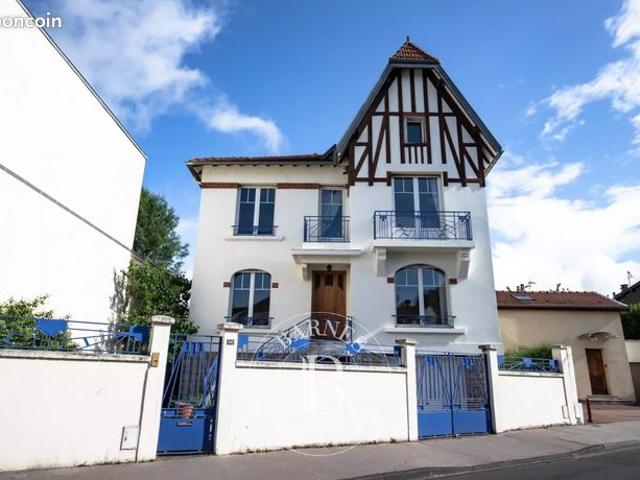 Propriété 10 pièces 245 m²