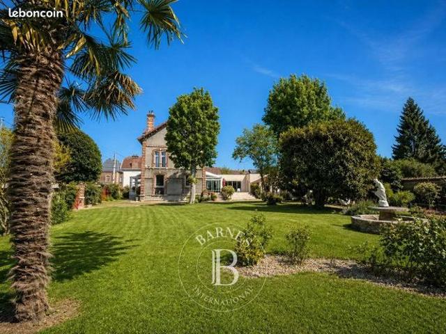 Propriété 10 pièces 245 m²