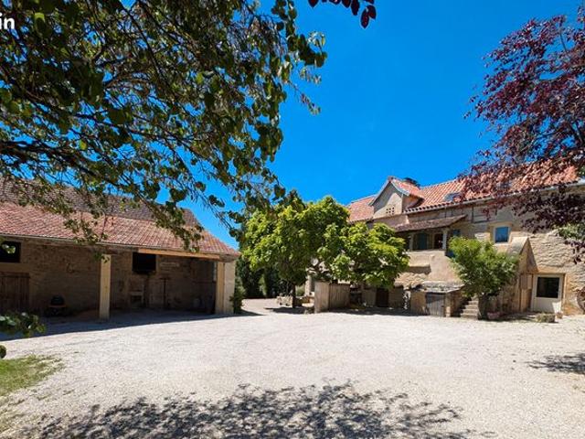 Propriété 10 pièces 248 m²