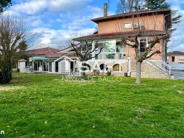 Propriété 10 pièces 253 m²