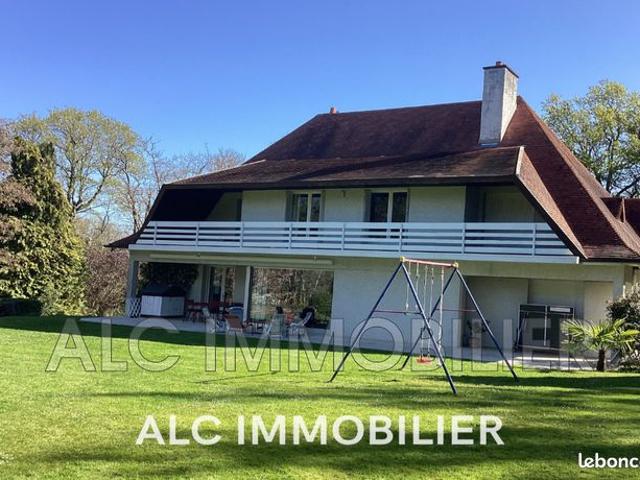 Propriété 10 pièces 250 m²