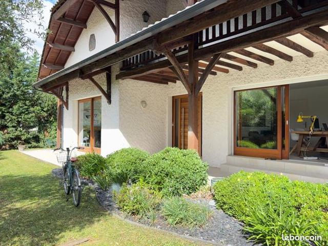 Propriété 10 pièces 250 m²