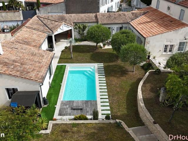 Propriété 10 pièces 250 m²