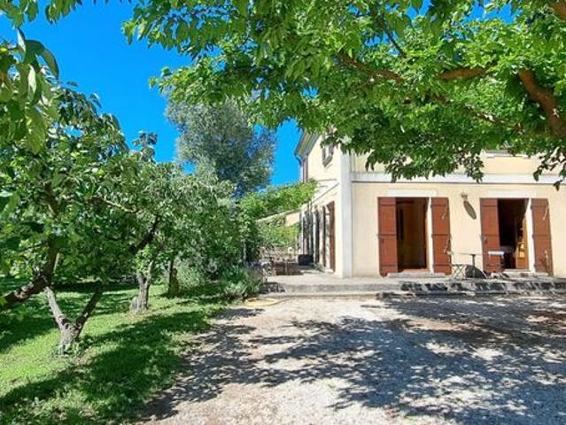 Propriété 10 pièces 257 m²