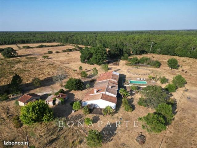 Propriété 10 pièces 254 m²