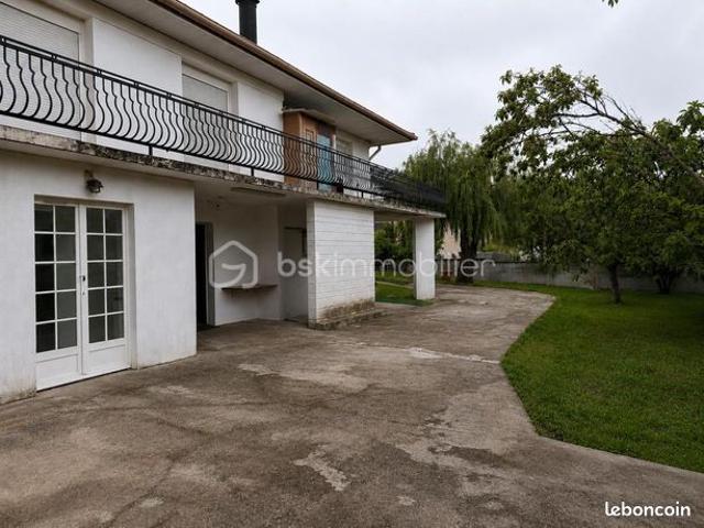 Propriété 10 pièces 255 m²