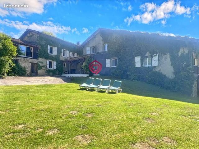 Propriété 10 pièces 258 m²