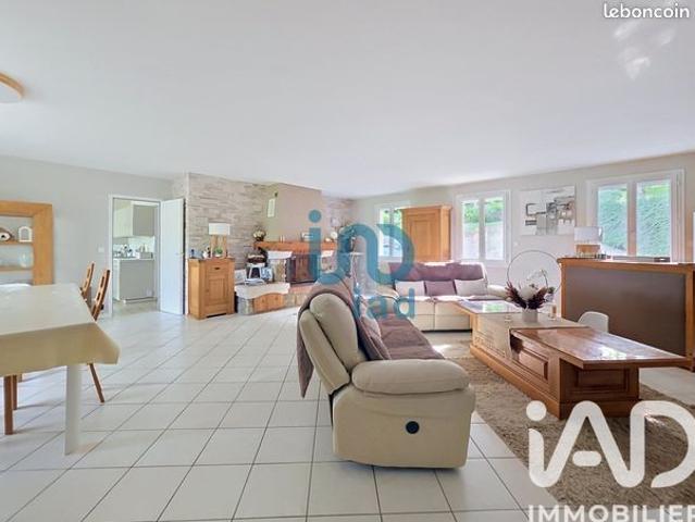 Propriété 10 pièces 263 m²