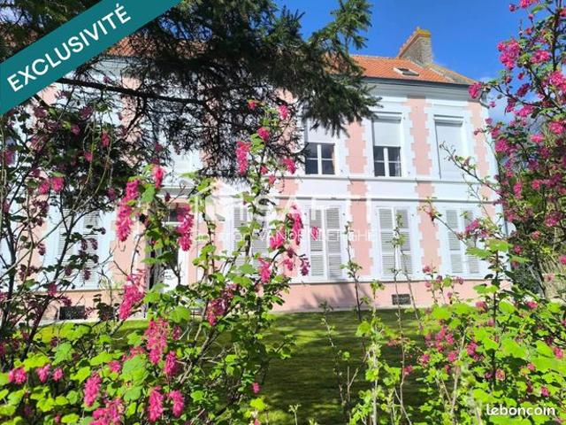 Propriété 10 pièces 263 m²