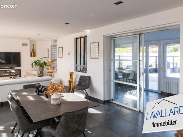 Propriété 10 pièces 260 m²