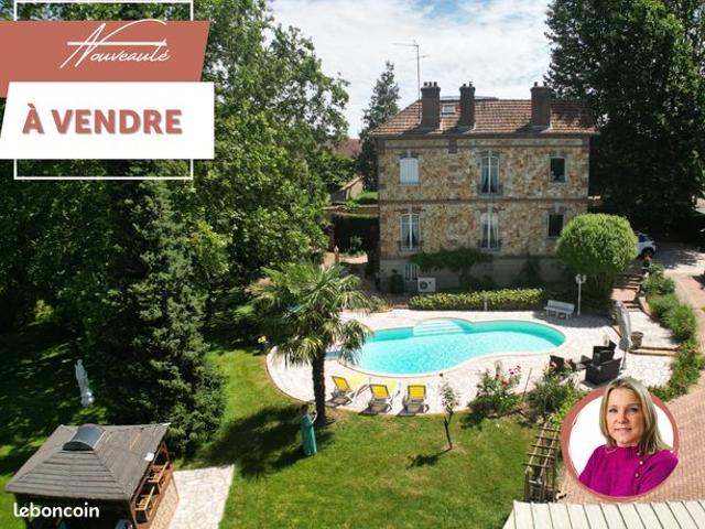 Propriété 10 pièces 267 m²