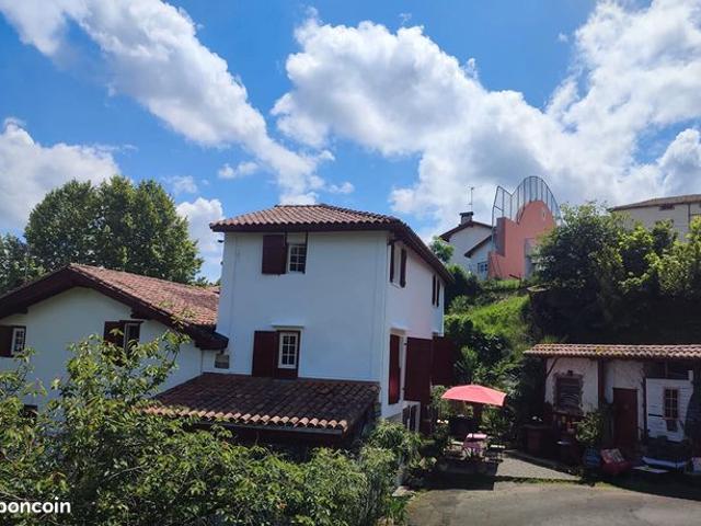 Propriété 10 pièces 264 m²