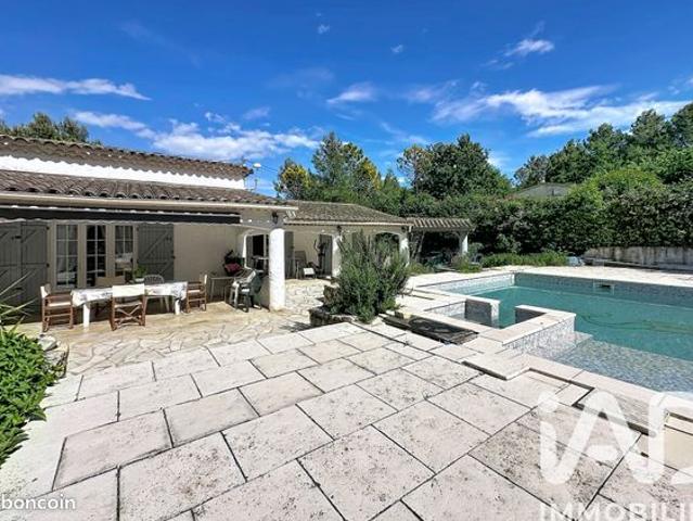 Propriété 10 pièces 264 m²