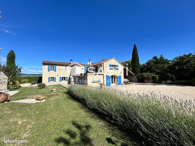 Propriété 10 pièces 269 m²