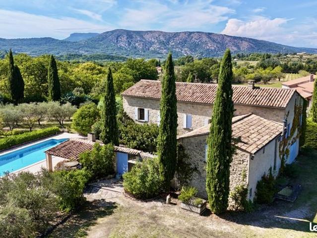 Propriété 10 pièces 269 m²