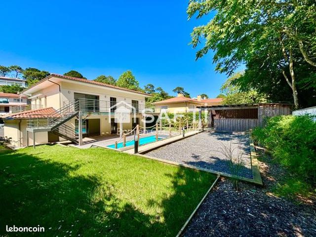 Propriété 10 pièces 270 m²
