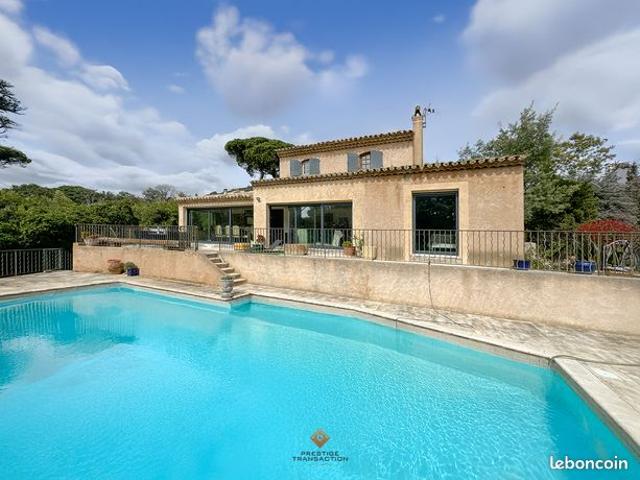Propriété 10 pièces 270 m²