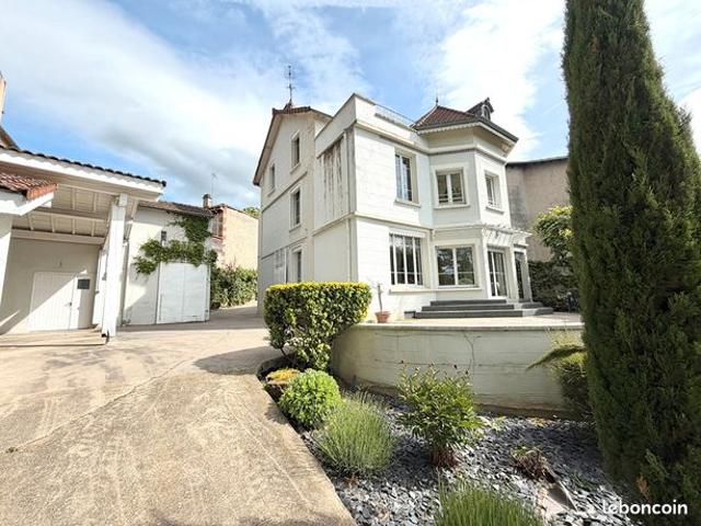 Propriété 10 pièces 275 m²