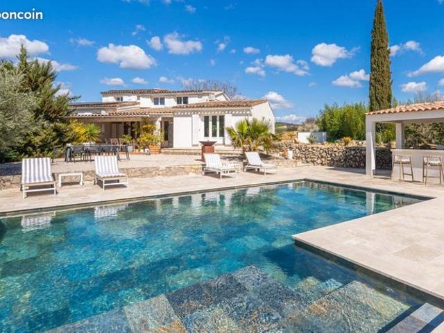 Propriété 10 pièces 275 m²