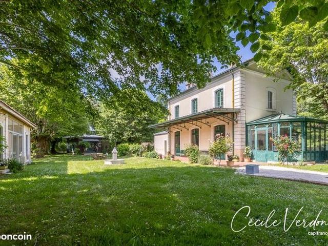 Propriété 10 pièces 280 m²